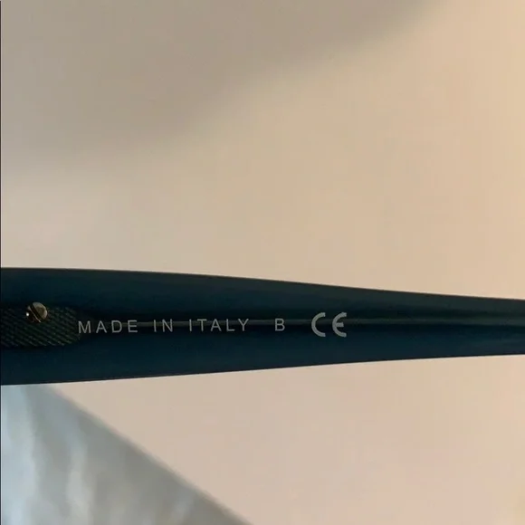 Chanel sunglasses - Picture 4 of 7